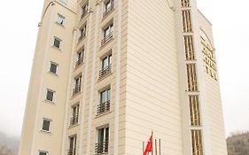 Jolnar Garden Hotel